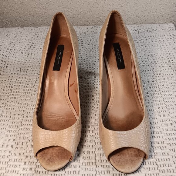 Ann Taylor women's beige leather croc embossed peep toe high heel shoes sz 9.5 M - Picture 2 of 13